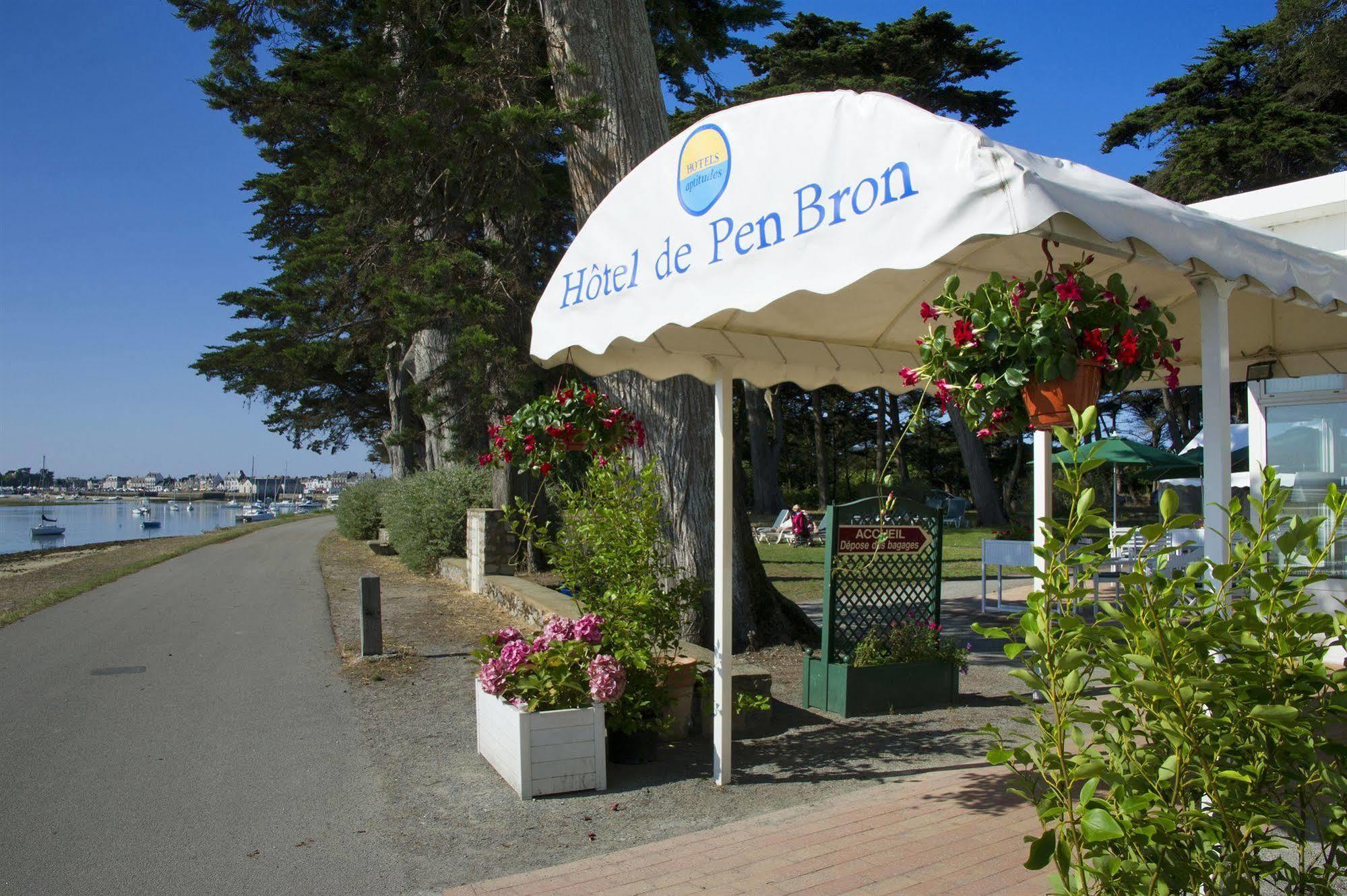 Hotel De Pen Bron Льо Кроази Екстериор снимка